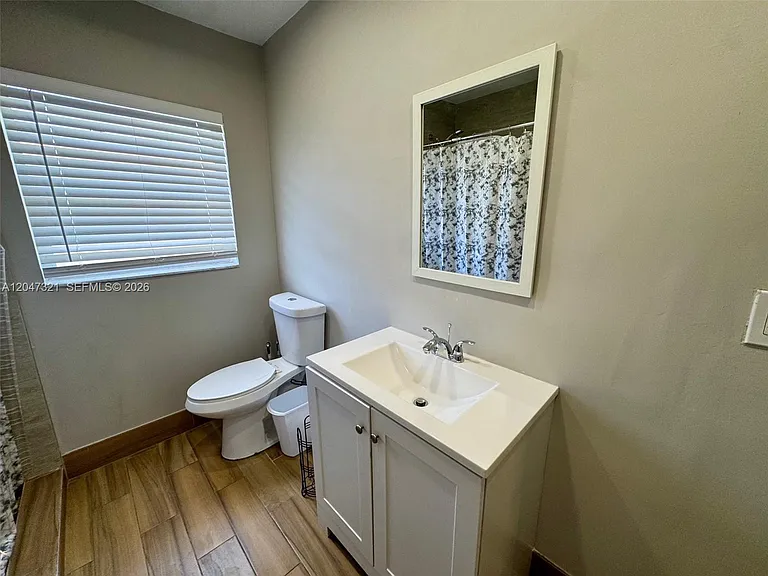5410 NW 16th St #1 — Photo 7