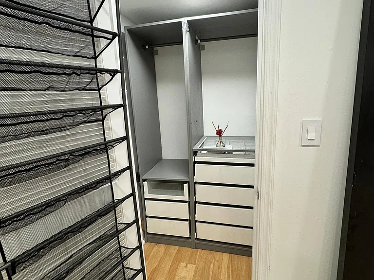 1st bedroom closet