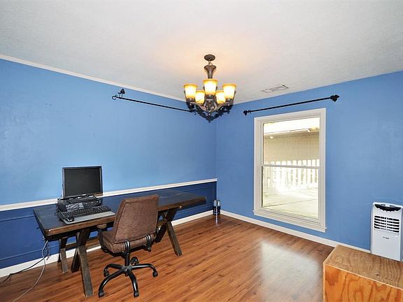 4th image of 1119 Laurel Valley Dr