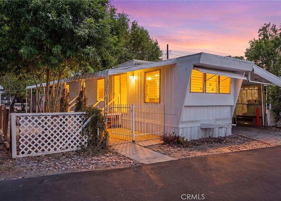 1st image of 2150 S San Jacinto Ave #28