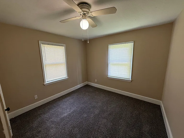 3884 Tuggle Ave — Photo 8
