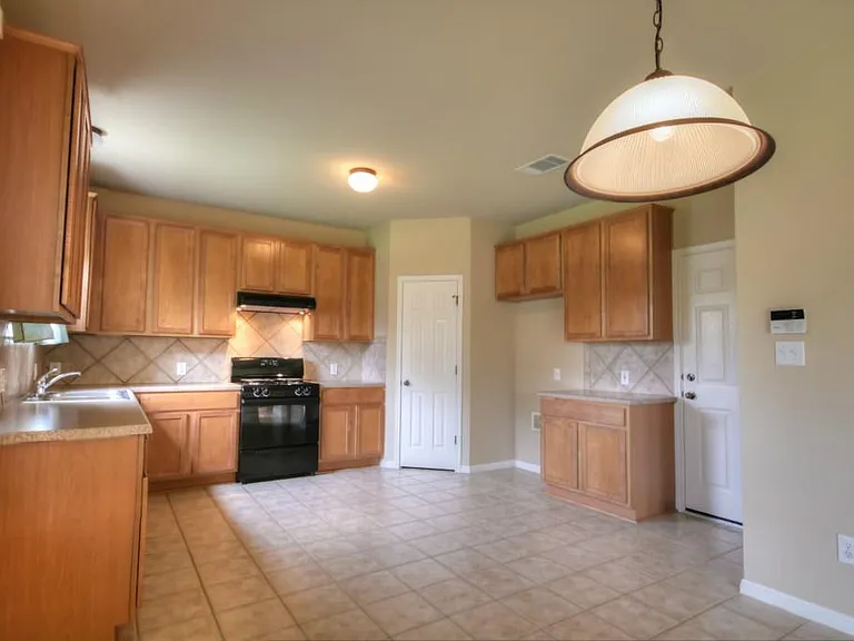 9624 Castle Pines Dr — Photo 7
