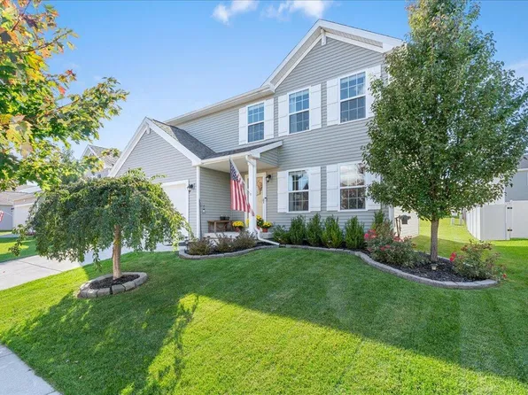 2883 W Fork River Dr, Fowlerville, MI 48836