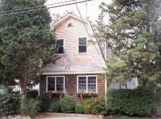 30 Island Rd, Portsmouth, RI 02871