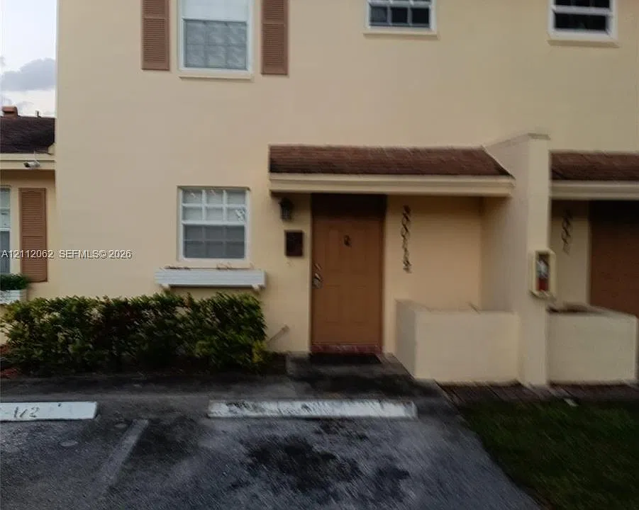 300112 NW 68th St #9G