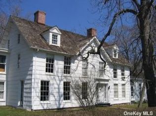 205 E Main St, Smithtown, NY 11787