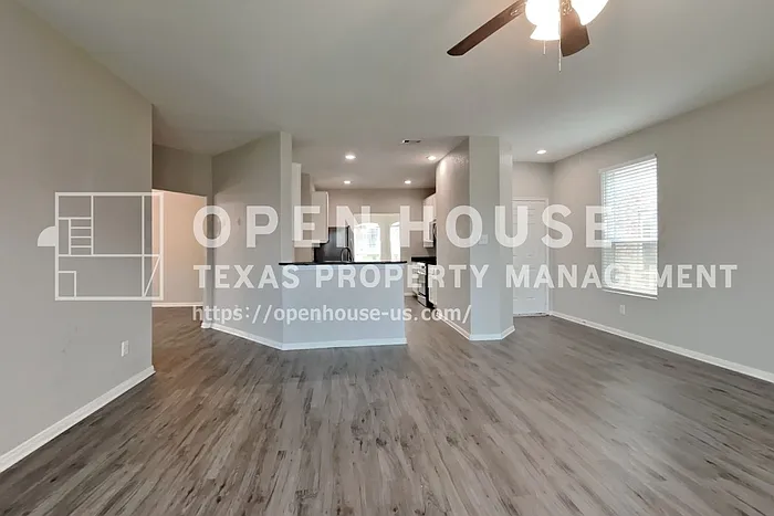 4 bed, 2.5 bath, 2404 sqft, $2,145 — Photo 3
