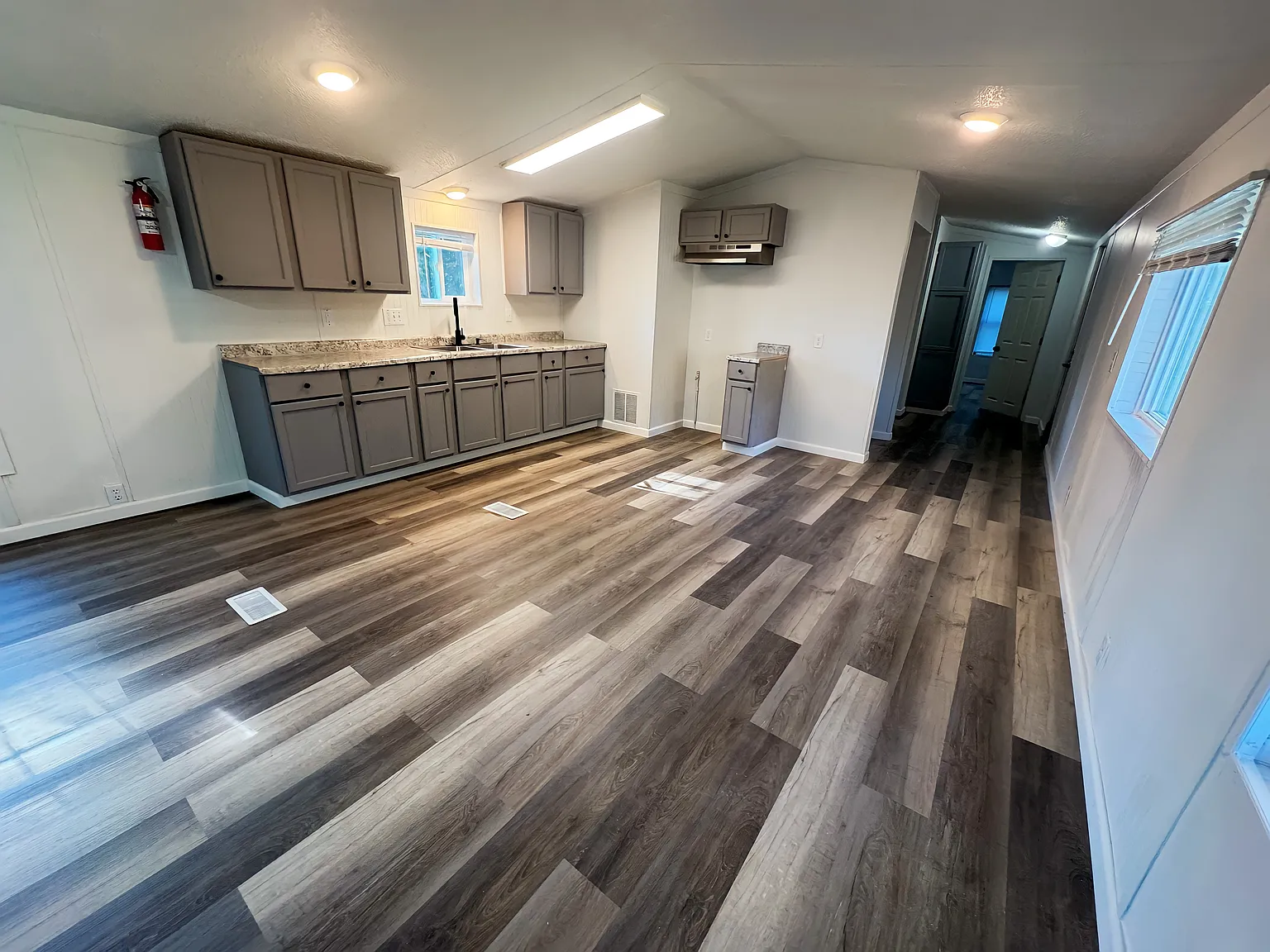 2 bed, 1120 sqft, $913 — Photo 1