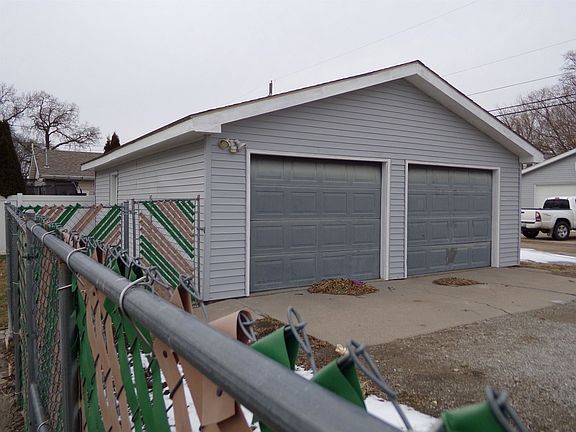 3rd image of 1810 7th St