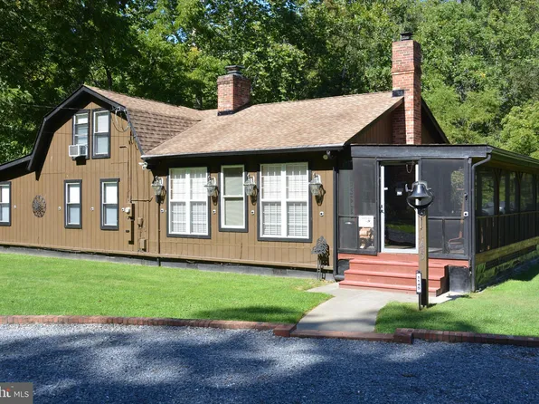 1145 Ritters Valley Dr, Capon Bridge, WV 26711