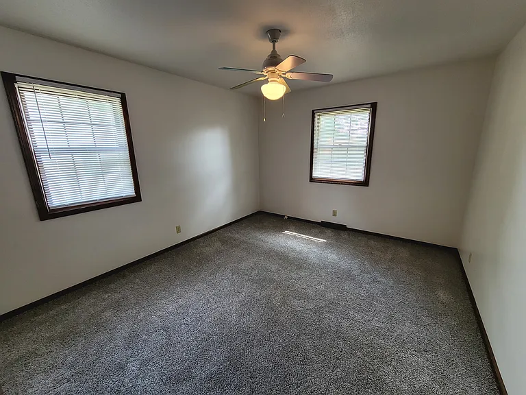 2 bed, 1.0 bath, $1,400 — Photo 15