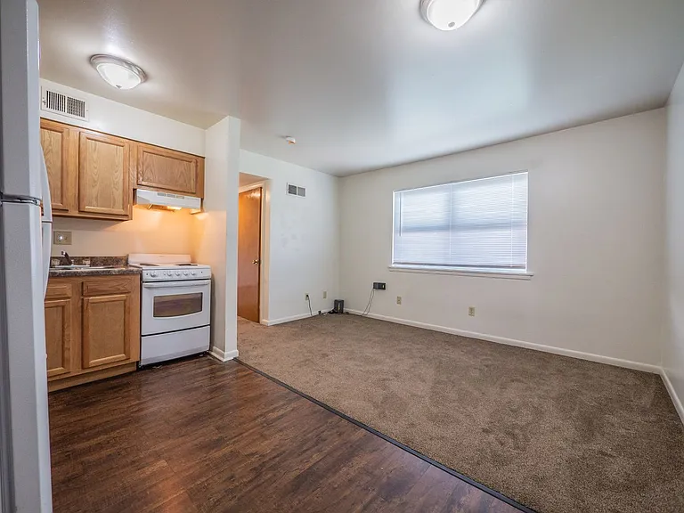 Campus View Apartments — Photo 63