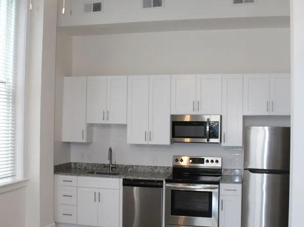 114 W Court St #101, Woodstock, VA 22664
