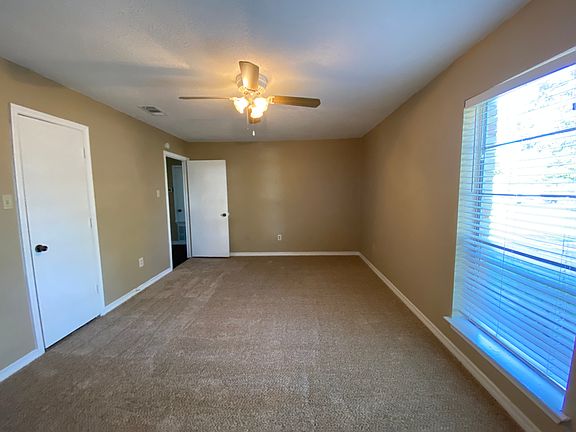 5th image of 1307 Sam Houston Dr