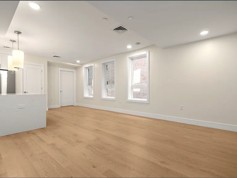 301 Border St #402 — Photo 9