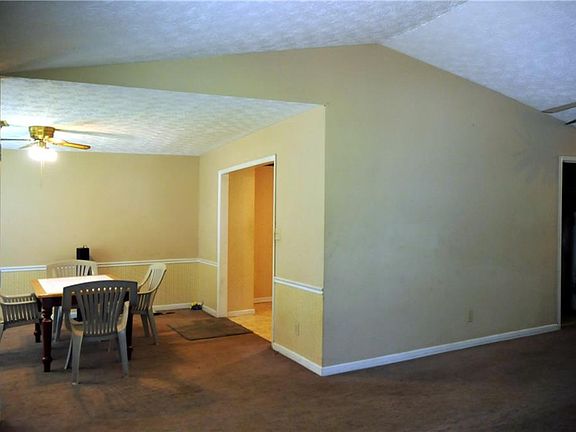 3rd image of 335 Farm Place Ct NE