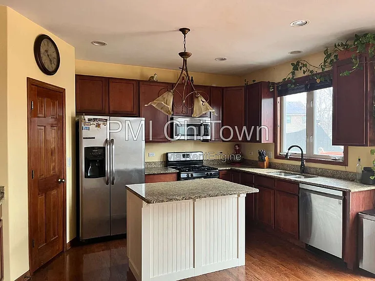 2050 Rockland Dr — Photo 6