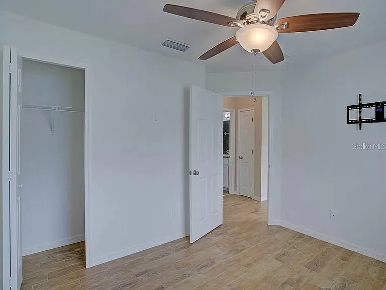 1037 Cass Ave — Photo 17
