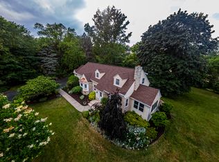 2055 Hawthorne Dr, Elm Grove, WI 53122
