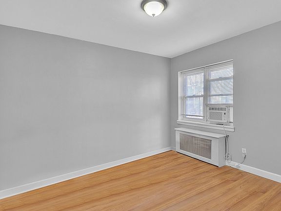 4th image of 40 Glenwood Ave APT 1G