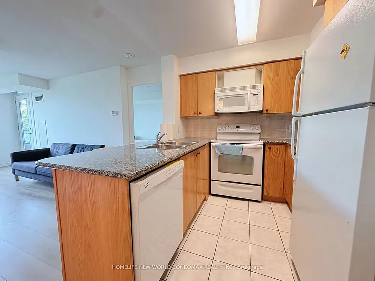 68 Grangeway Ave #512 — Photo 2