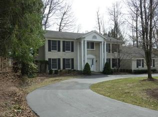 21442 Beauford Ln, Northville, MI