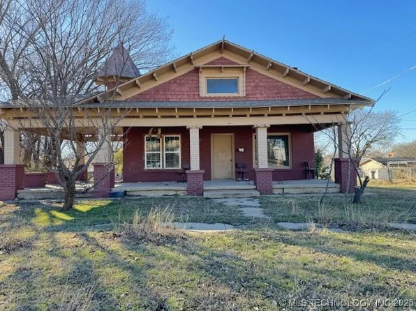 1220 W 14th St, Sulphur, OK 73086