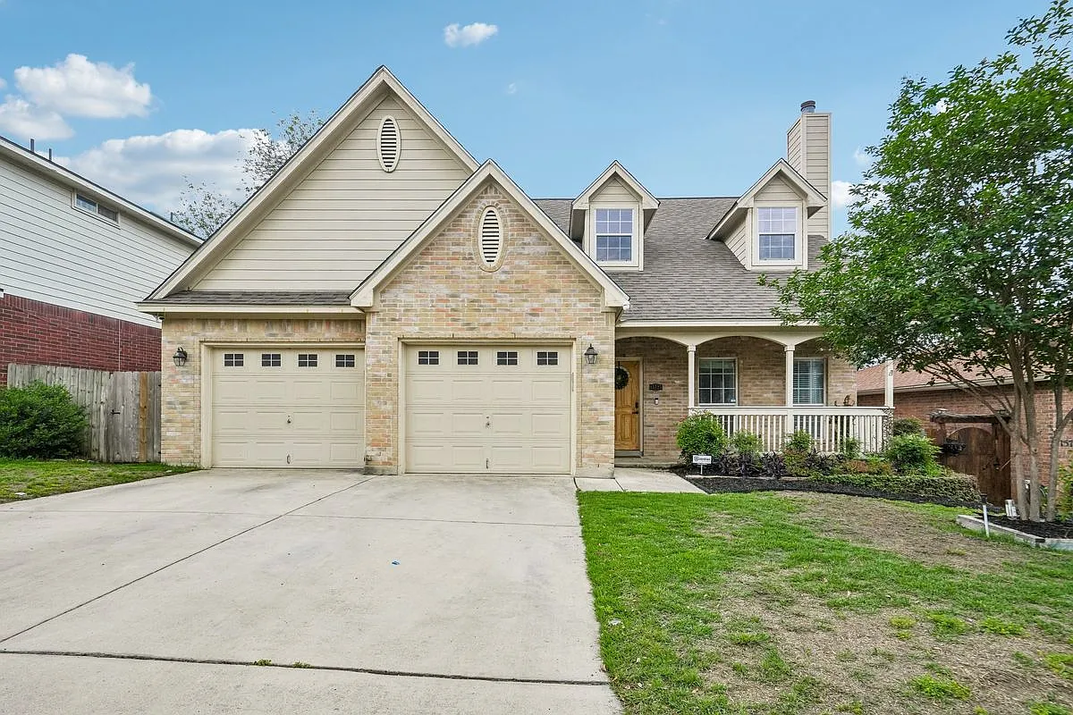 4 bed, 3.0 bath, 1834 sqft, $2,600 — Photo 1