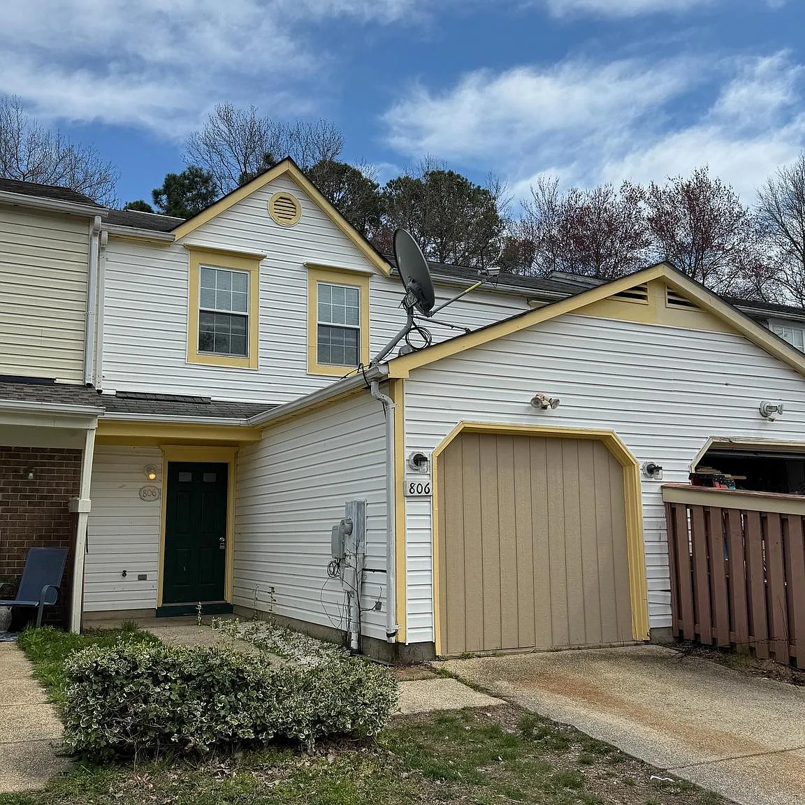 3 bed, 1.5 bath, 1030 sqft, $1,550 — Photo 1