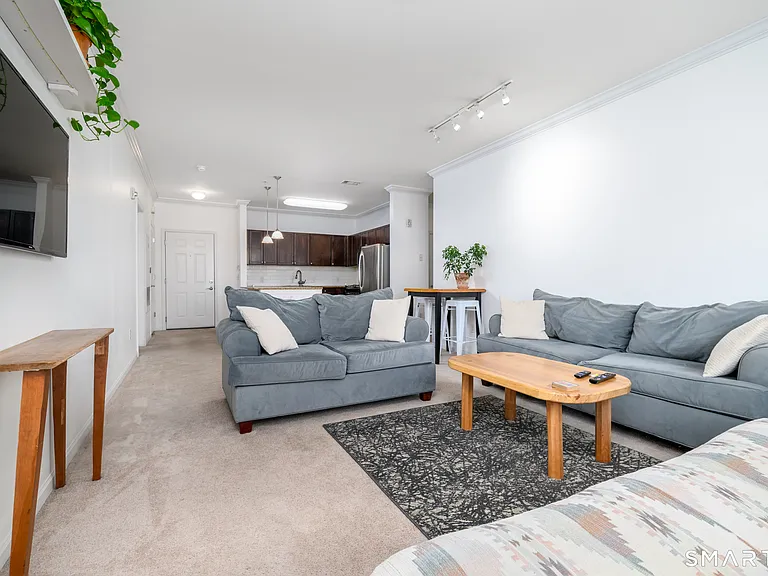 850 E Main St #412 — Photo 5
