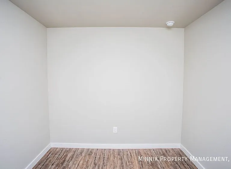 407 E 21st St #A — Photo 23