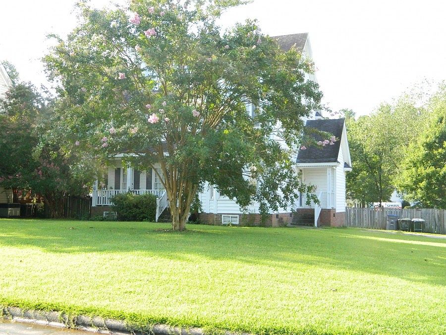 1st image of 4005 Hampton Dr