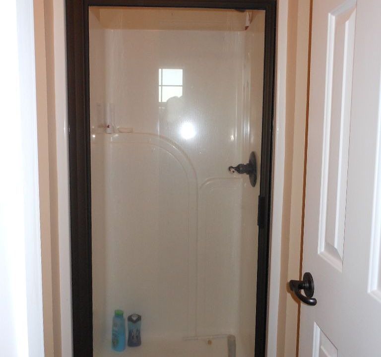 4th bath shower 2nd floor