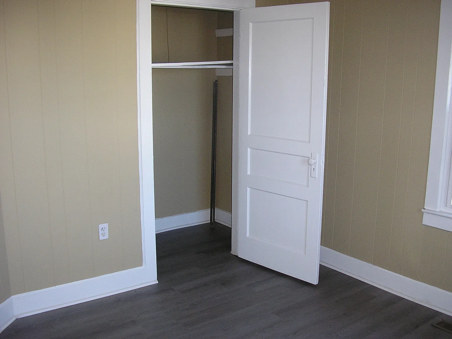 822 Winona Avenue — Photo 3