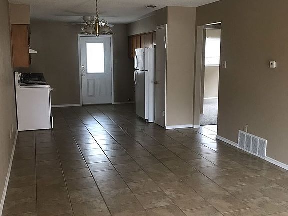 4th image of 128 Pebble Creek Dr