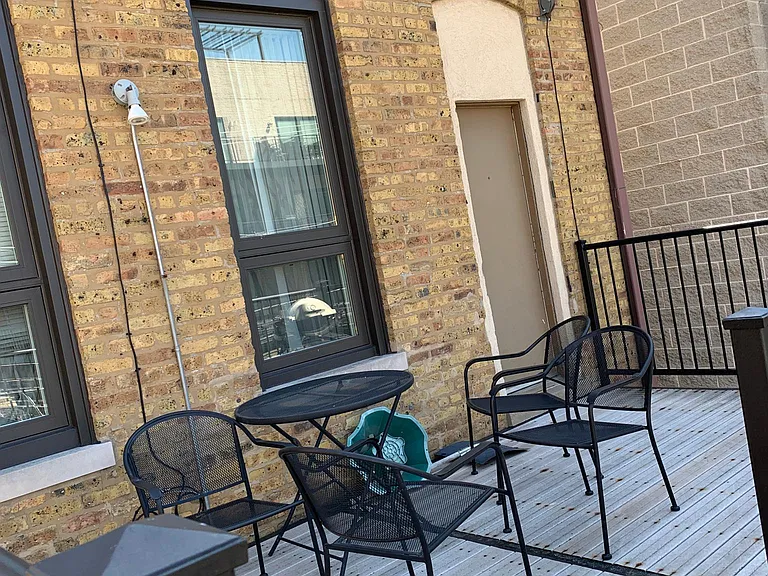 1414 N Bosworth Ave #3R — Photo 2