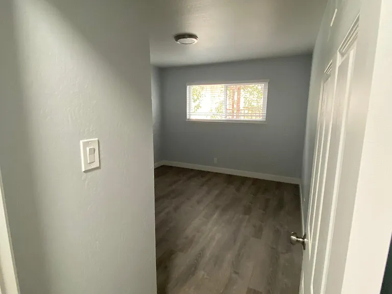 508 S 11th St — Photo 16