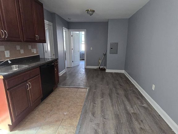 4th image of 399 Avenue C #1A