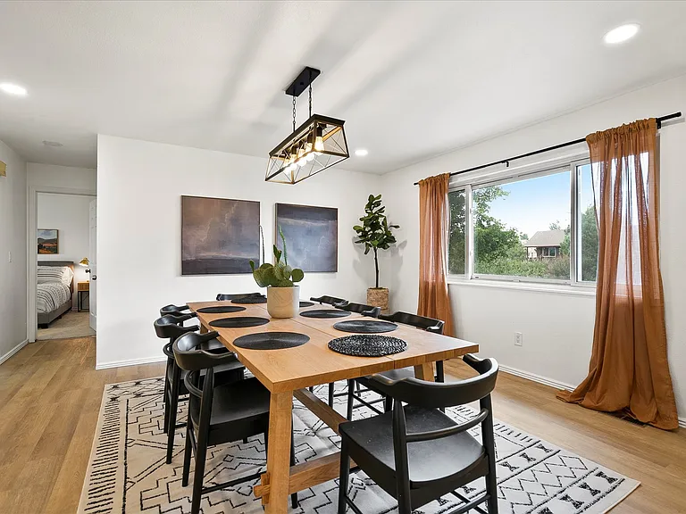144 Franklyn Ave — Photo 10