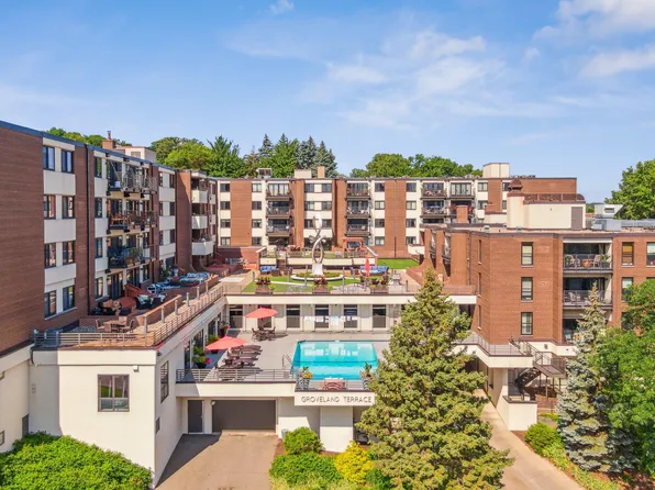 52 Groveland Ter #A101, Minneapolis, MN 55403