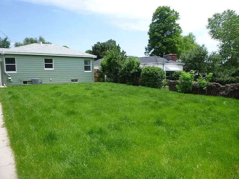 1655 S Columbine St — Photo 18