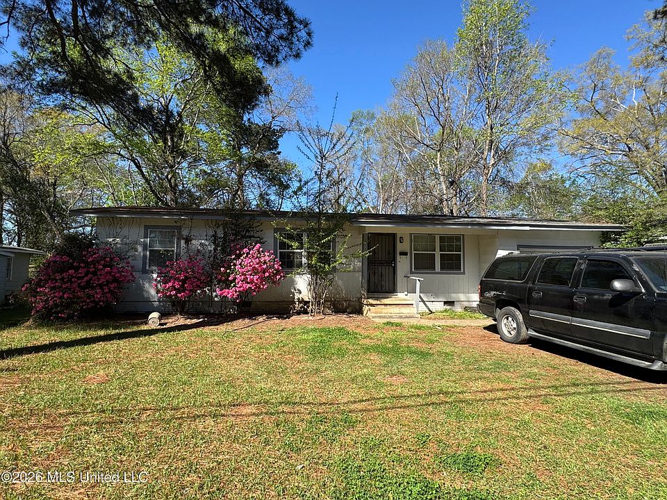 2nd image of 3949 Del Rosa Dr