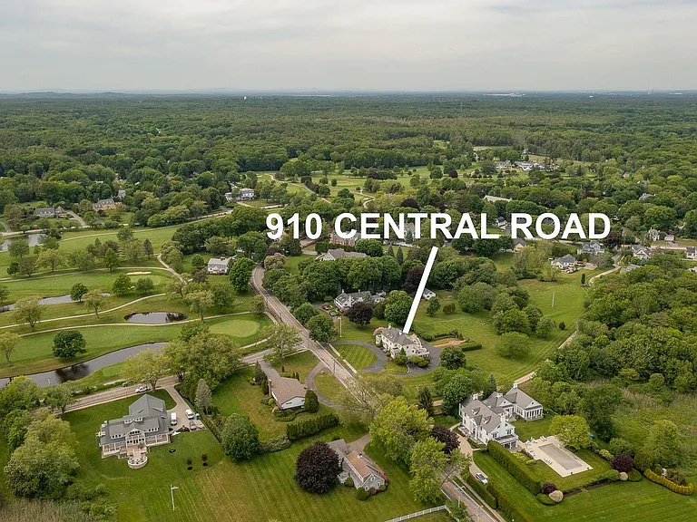 910 Central Rd — Photo 49