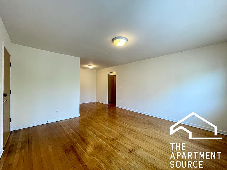 6002 N Kenmore Ave #201 — Photo 4