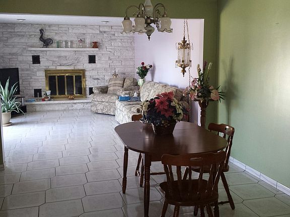 open kitchen/dining room