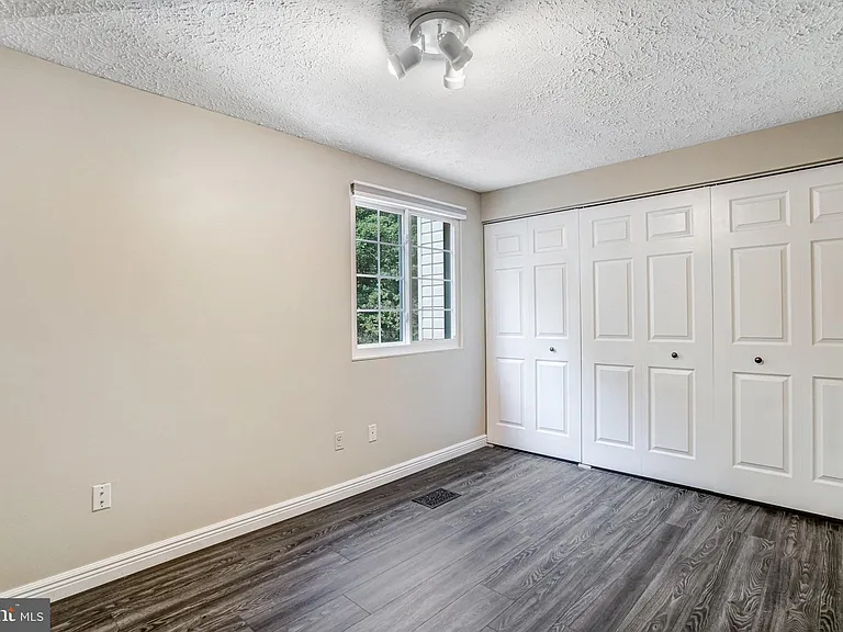 8525 Koluder Ct — Photo 12
