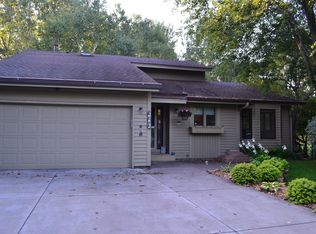 1341 Knoll Dr, Shoreview, MN 55126