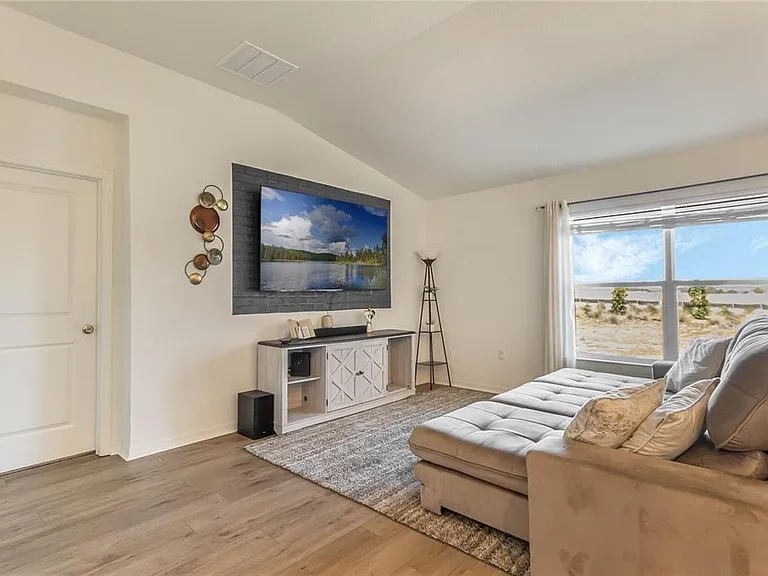 495 Overpool Ave — Photo 16