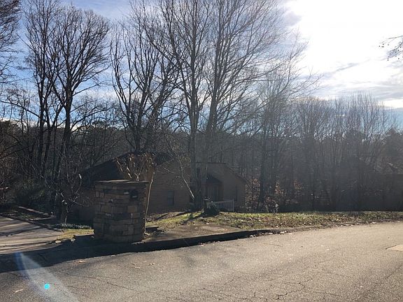 3rd image of 4422 Oak Hill Ter NE