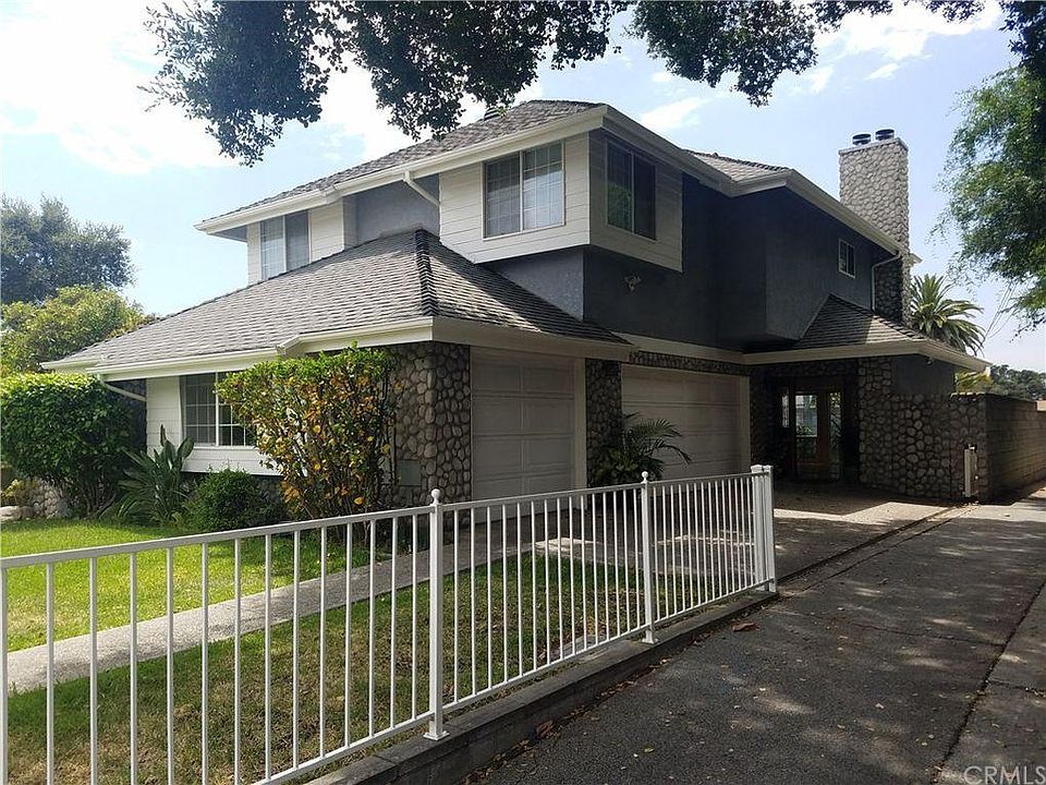 1st image of 221 N Shamrock Ave